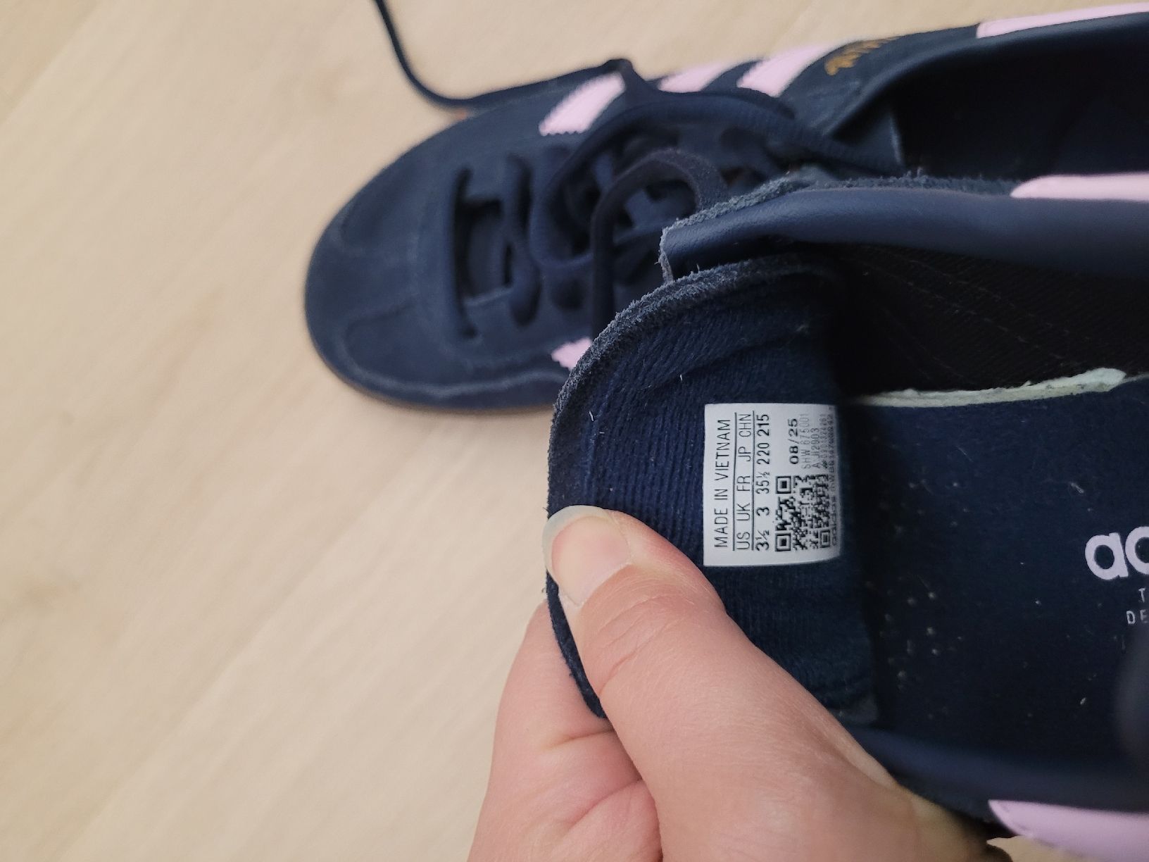 Adidas Chaussures filles: Gr. 35,5 Adidas – D'occasion à Lupsingen par sta_wgg5 7