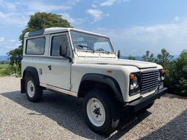 Land Rover Defender 90