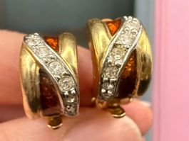 Vintage Clip-on Ohrringe Goldfarbe und Emaille, Strass
