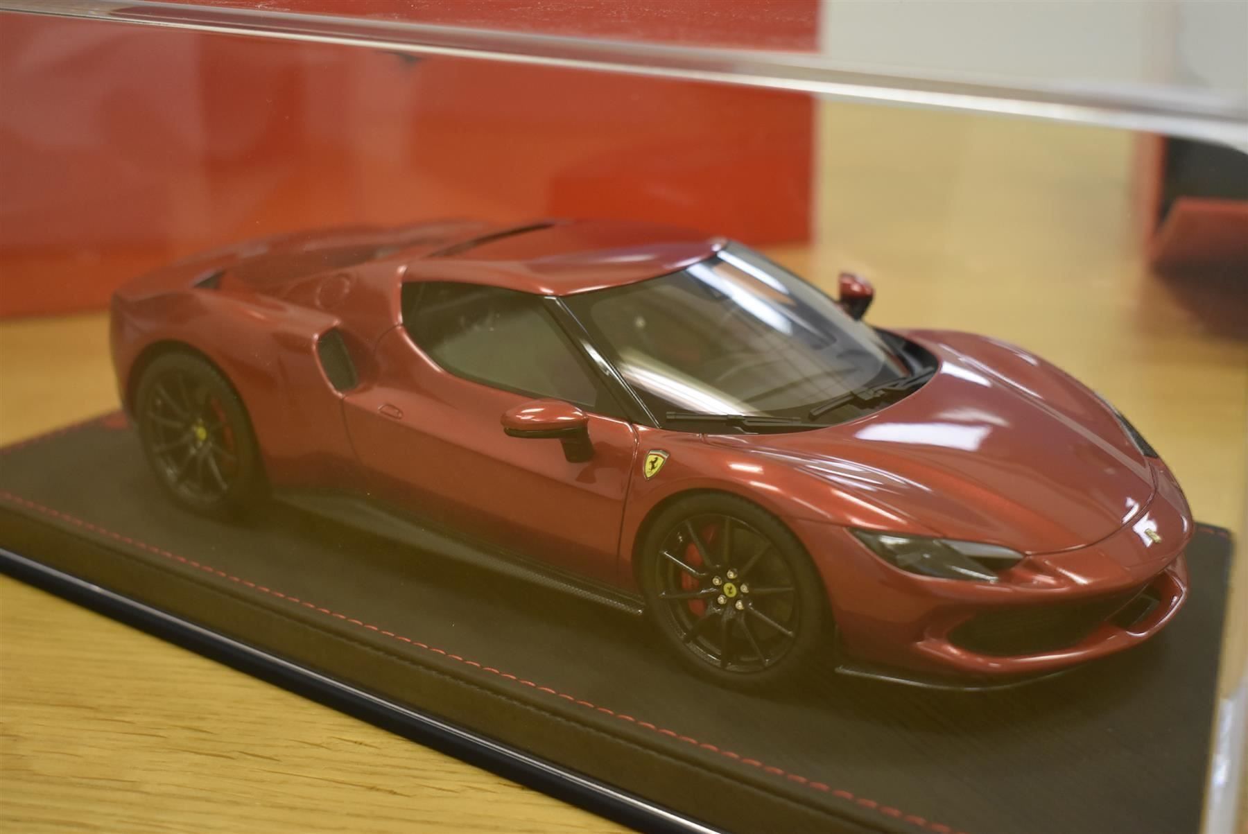 Modellini d'auto: Ferrari 296 GTB Rosso 1/18  BBR – Nuovo e nell'imballaggio originale da Stein AR venduto da Krabbe2 3