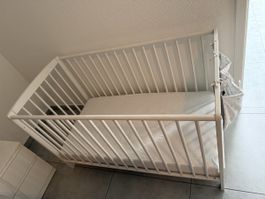 Kindergitterbett weiss, 60 x 120cm inkl. Matratze