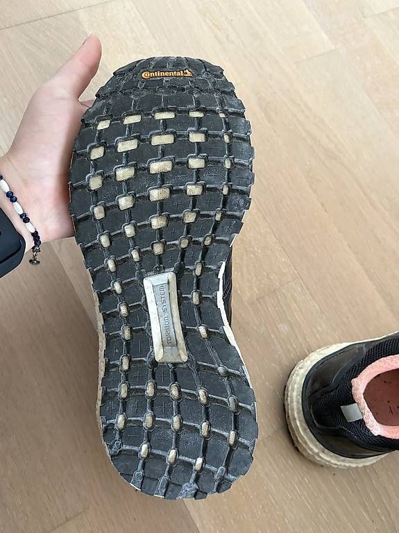 Adidas Scarpe da donna: Adidas Schuhe – Usato da Schüpfen venduto da ani_gj8r 2