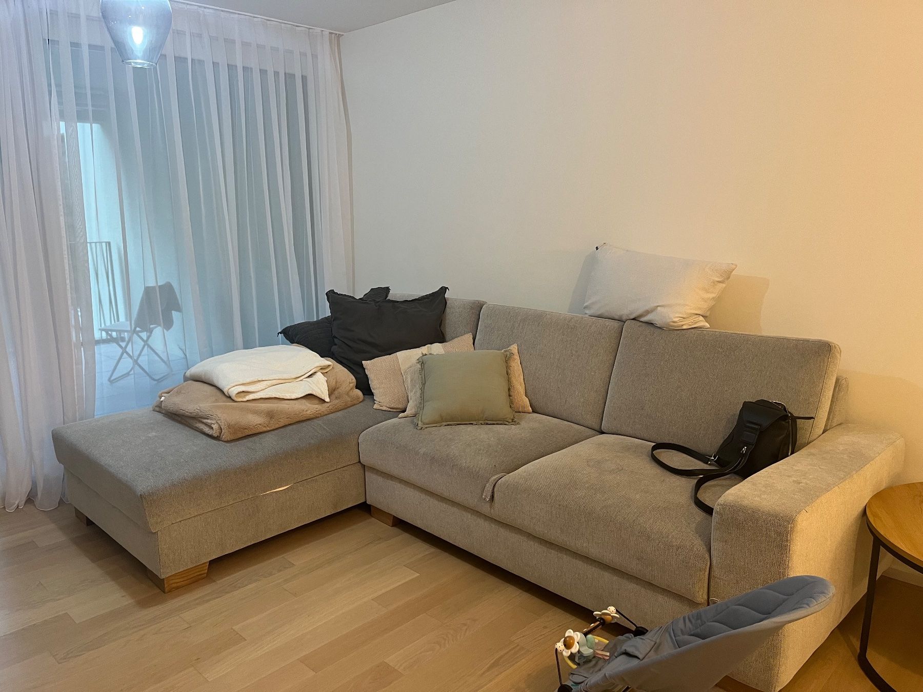 Ikea Divani: Ikea sofa - opens up to a double bed – Usato da Zürich venduto da vil_mgs6