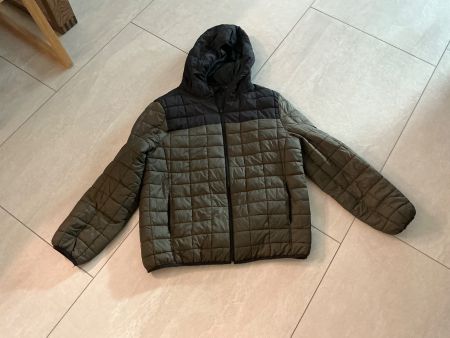 Steppjacke mit Kapuze oliv schwarz Gr.2XL eher XL