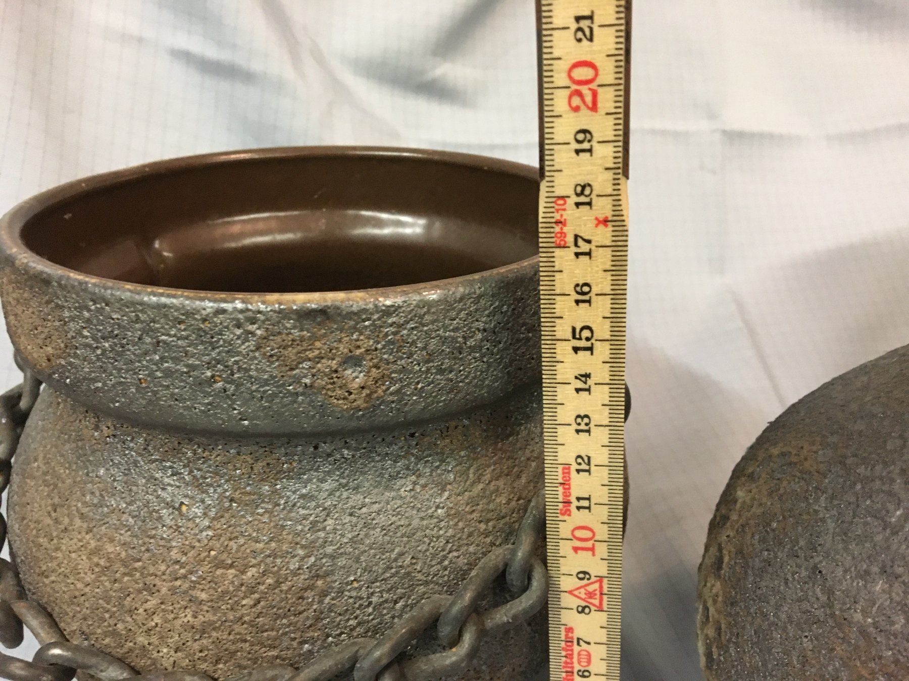 Vasi per fiori: 3 rustikale Übertöpfe mit Kette und Blumenvase – Usato da Bergdietikon venduto da Werkler33 3