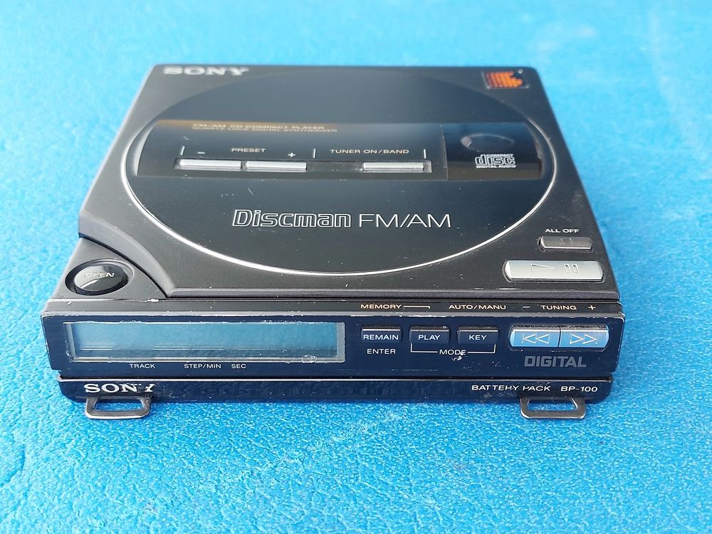 Sony Discman D-T100 teildefekt, Vintage 1987 | Comprare su Ricardo