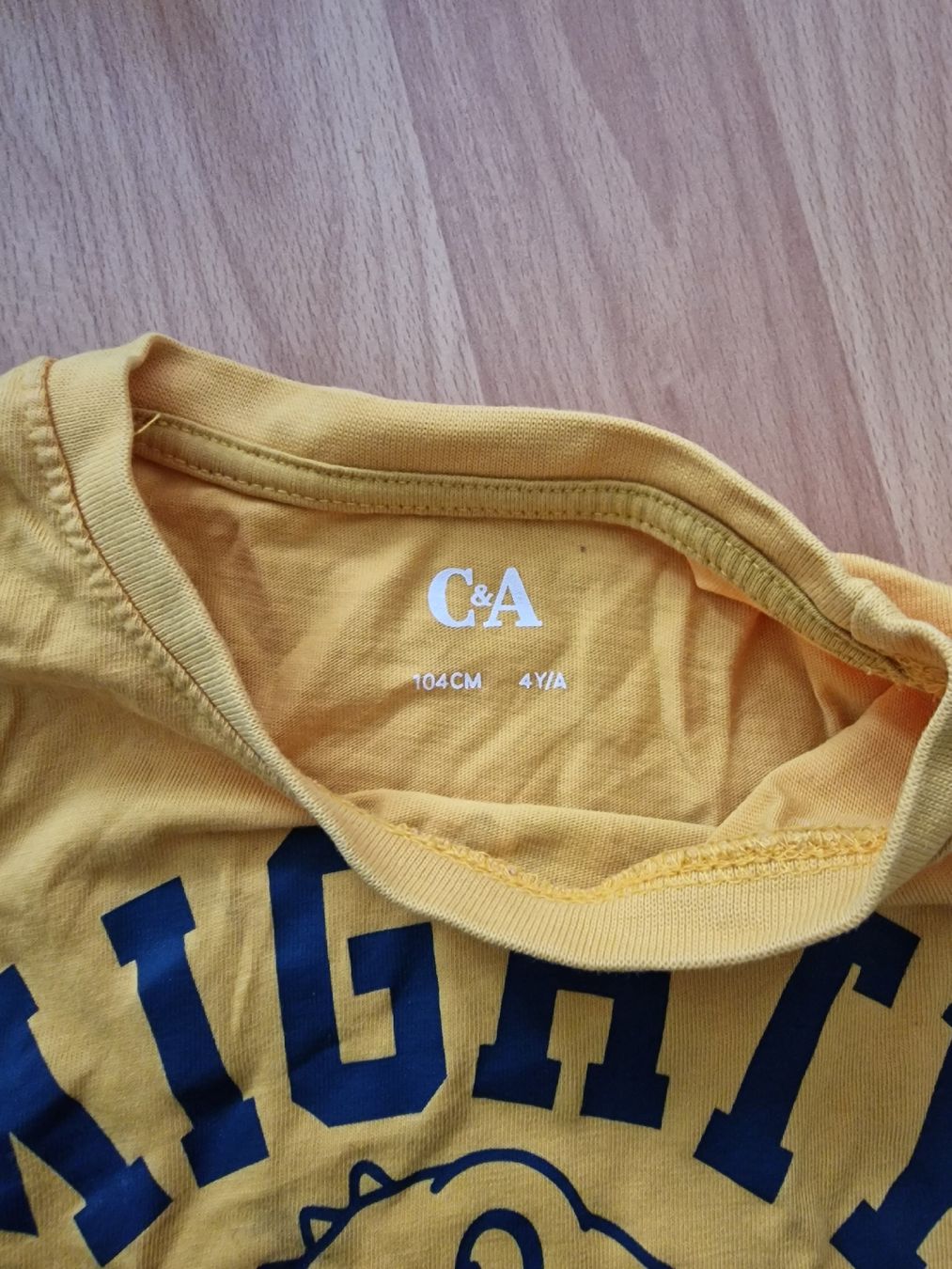 C&A Camicie, T-shirt & Polo: Kinder T-Shirt grösse 104 – Usato da Schliern b. Köniz venduto da Jemy94 1