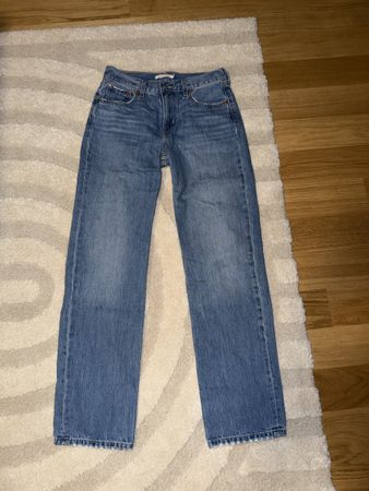 Levis straight