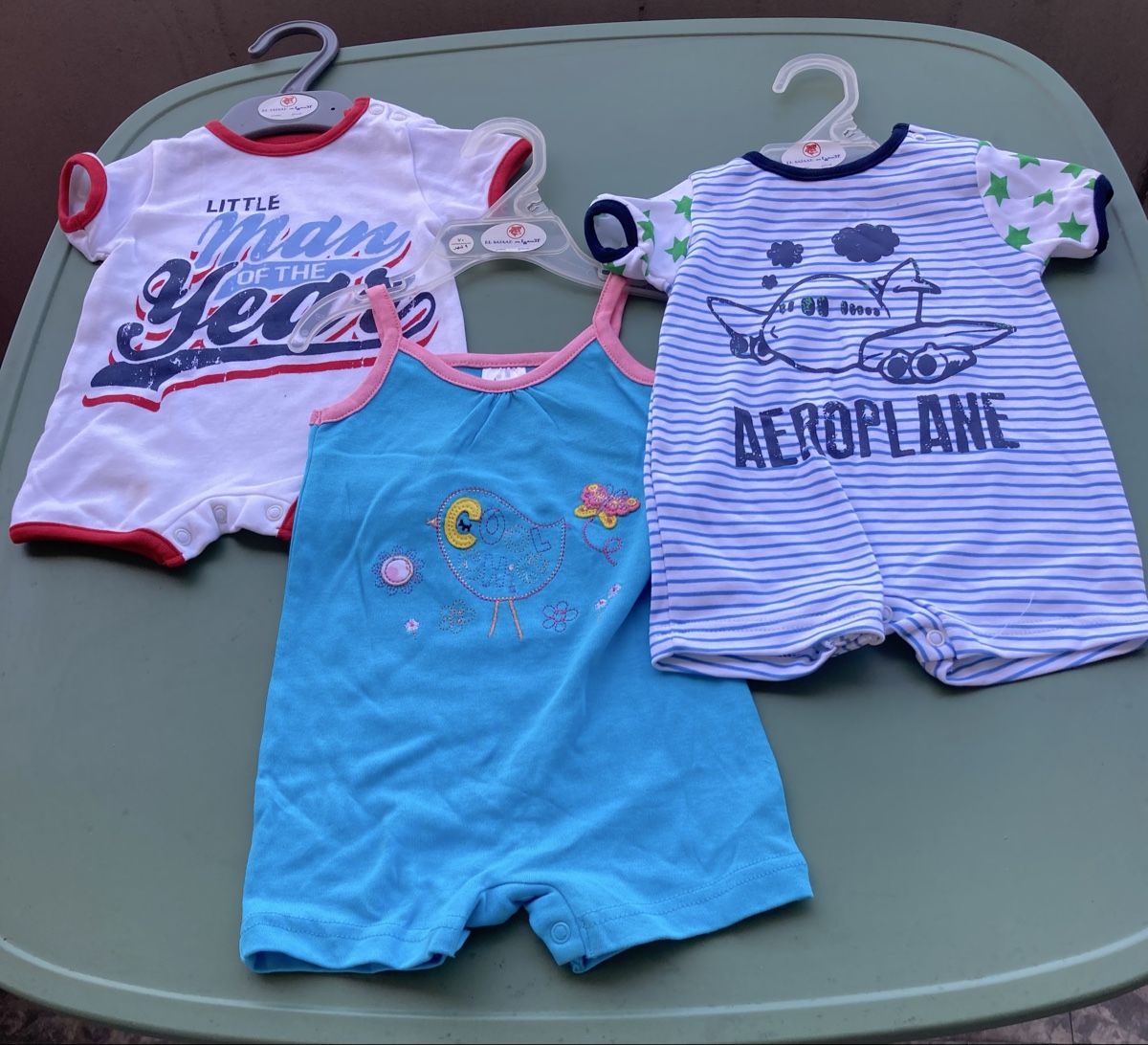 Lotti & Set di vestiti: Babykleider – Nuovo e nell'imballaggio originale da Bern venduto da tar_hm7j