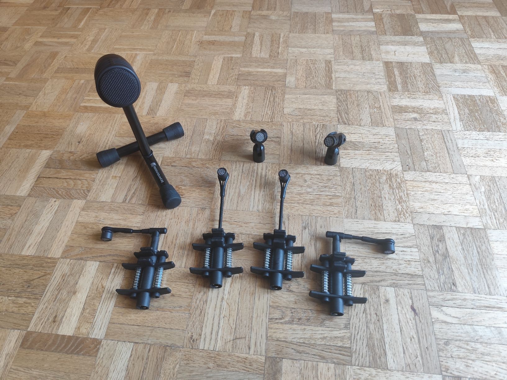 Beyerdynamic Microphones: Beyerdynamic T6 Drum Set Schlagzeugmikrofone mit Koffer – D'occasion à Nidau par lpilloud