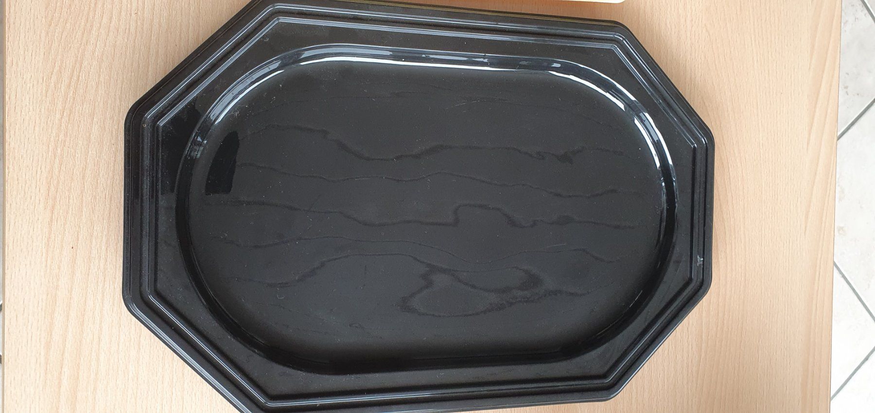 Wände & Decken: 3 plateaux de service en plastique – Gebraucht aus Moutier von mai_pq7w 2