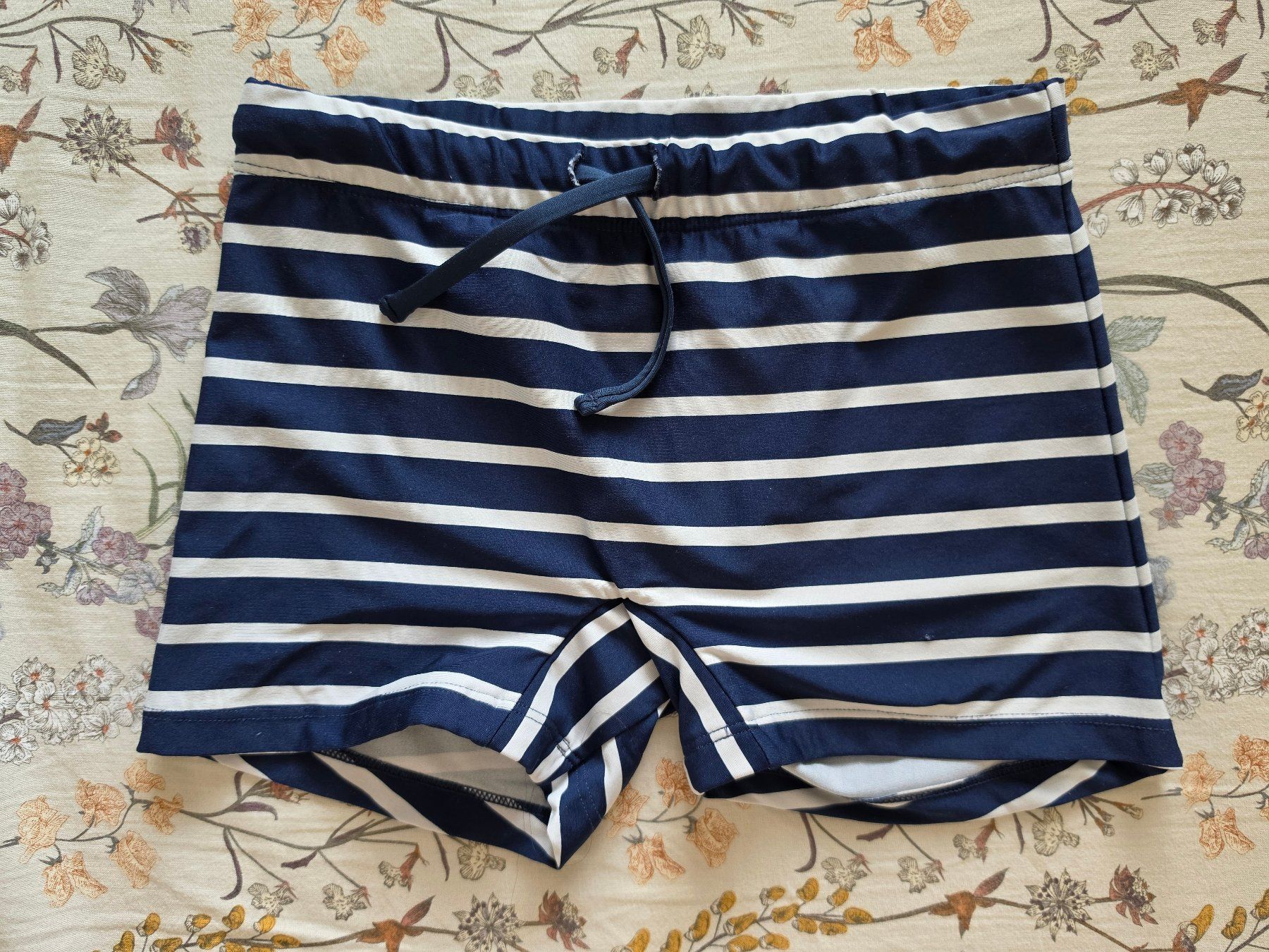 H&M Badehosen: gestreifte Badehose Gr. 134/140 – Gebraucht aus Zürich von Pemberleys