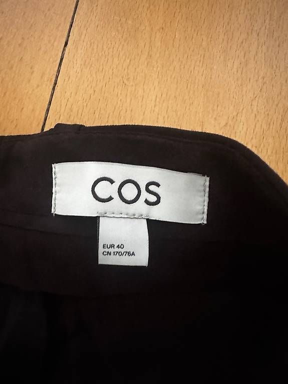 Pantaloni: Cos Hose aus Wolle – Usato da Basel venduto da lar_tlt2 1