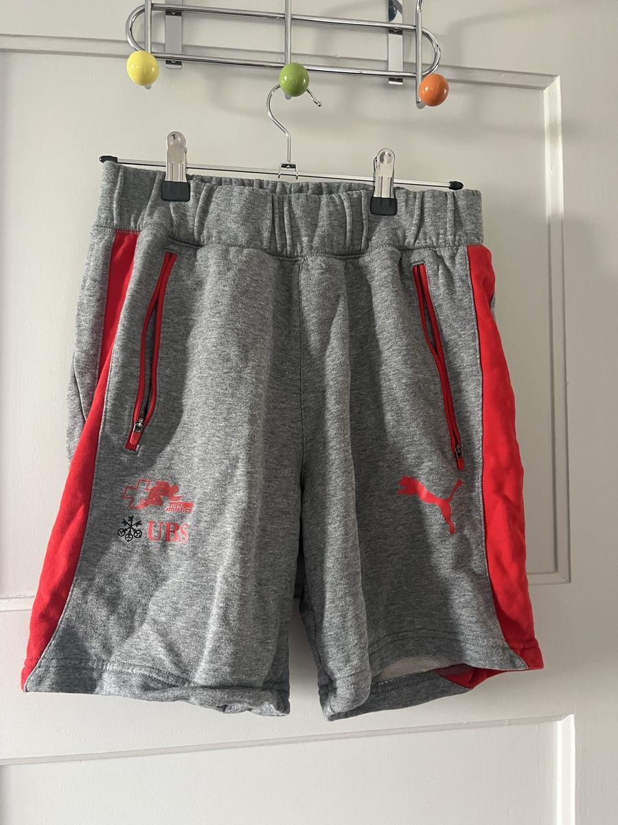 Puma Pantaloni: Swiss Shorts Gr. S – Usato da Bern venduto da Moorigo