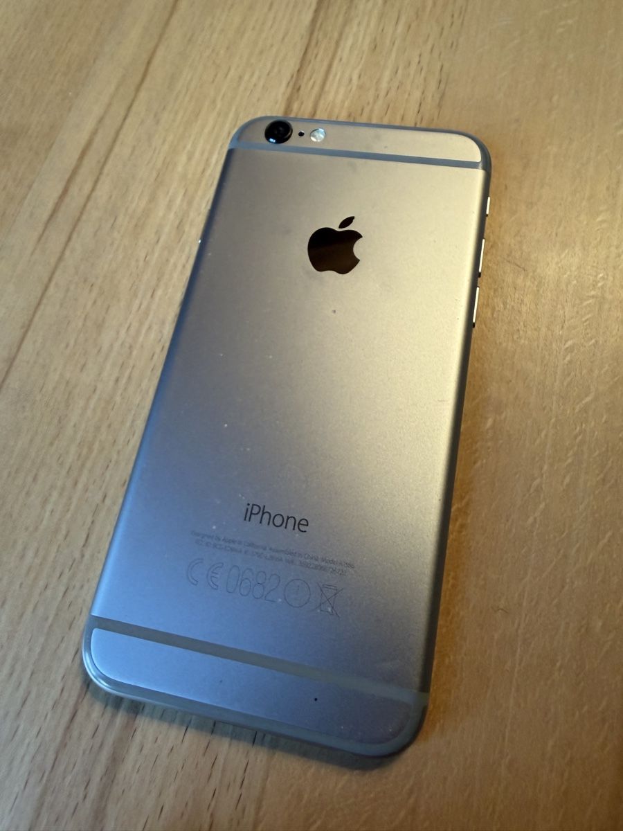 Apple Handys / Smartphones: IPhone 6 Spacegrey, 16 GB – Gebraucht aus Chur von Sim7000 6