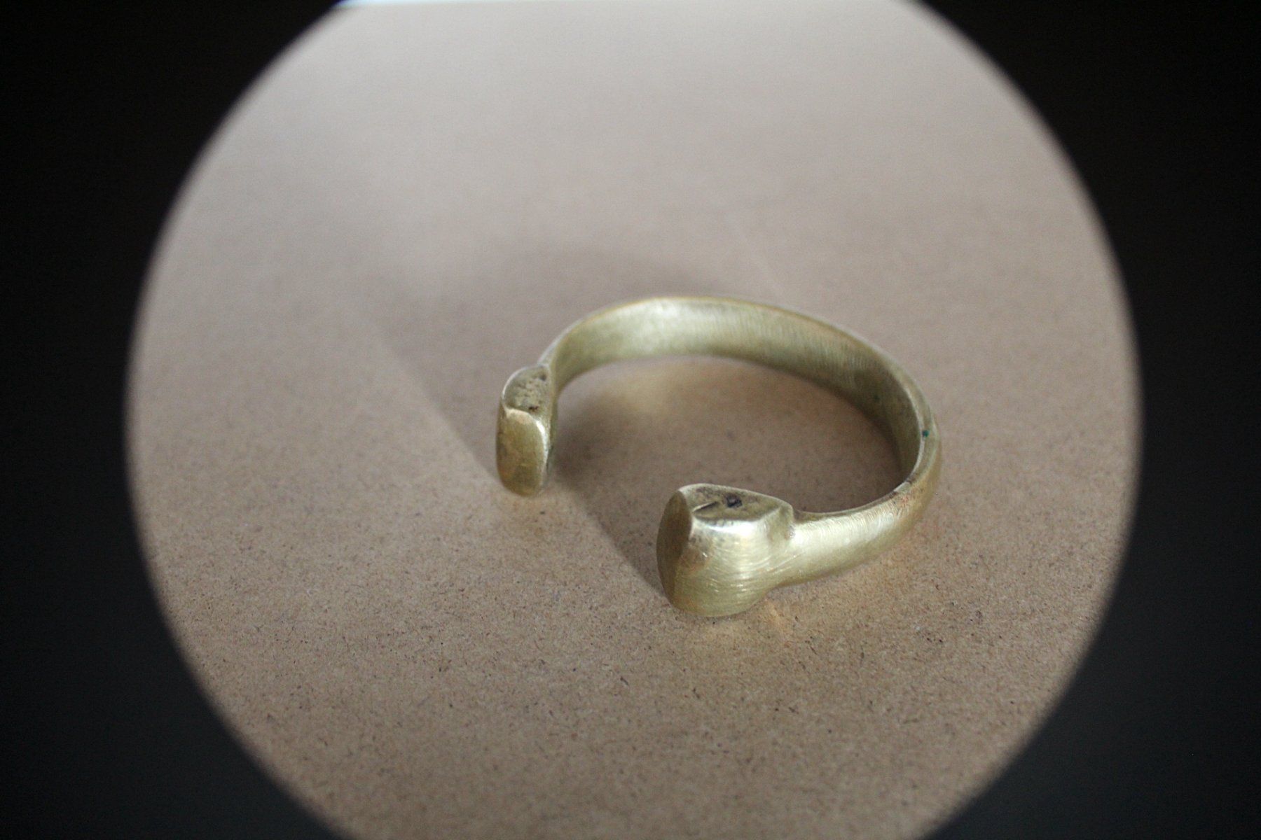 Bracciali & Braccialetti: Massiver Messing Armreif – Usato da Locarno venduto da madame-tus-sauds