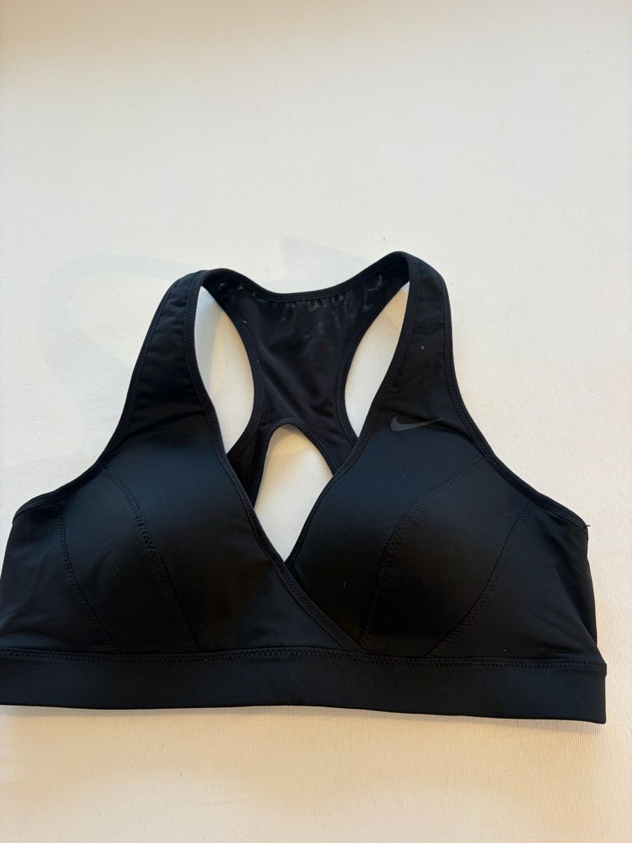 Nike Sonstige Unterwäsche: Brassière de sport Nike noire – Gebraucht aus Pully von ari_78pk