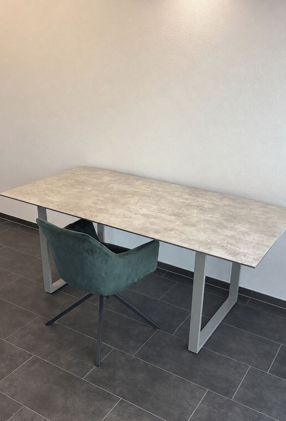 Schreibtische: Arbeitstisch – Gebraucht aus Basadingen von Dani.H_