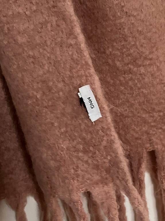Foulard & Sciarpe: Rosa / Rose Schal von Mango – Usato da Zürich venduto da Imaime 1