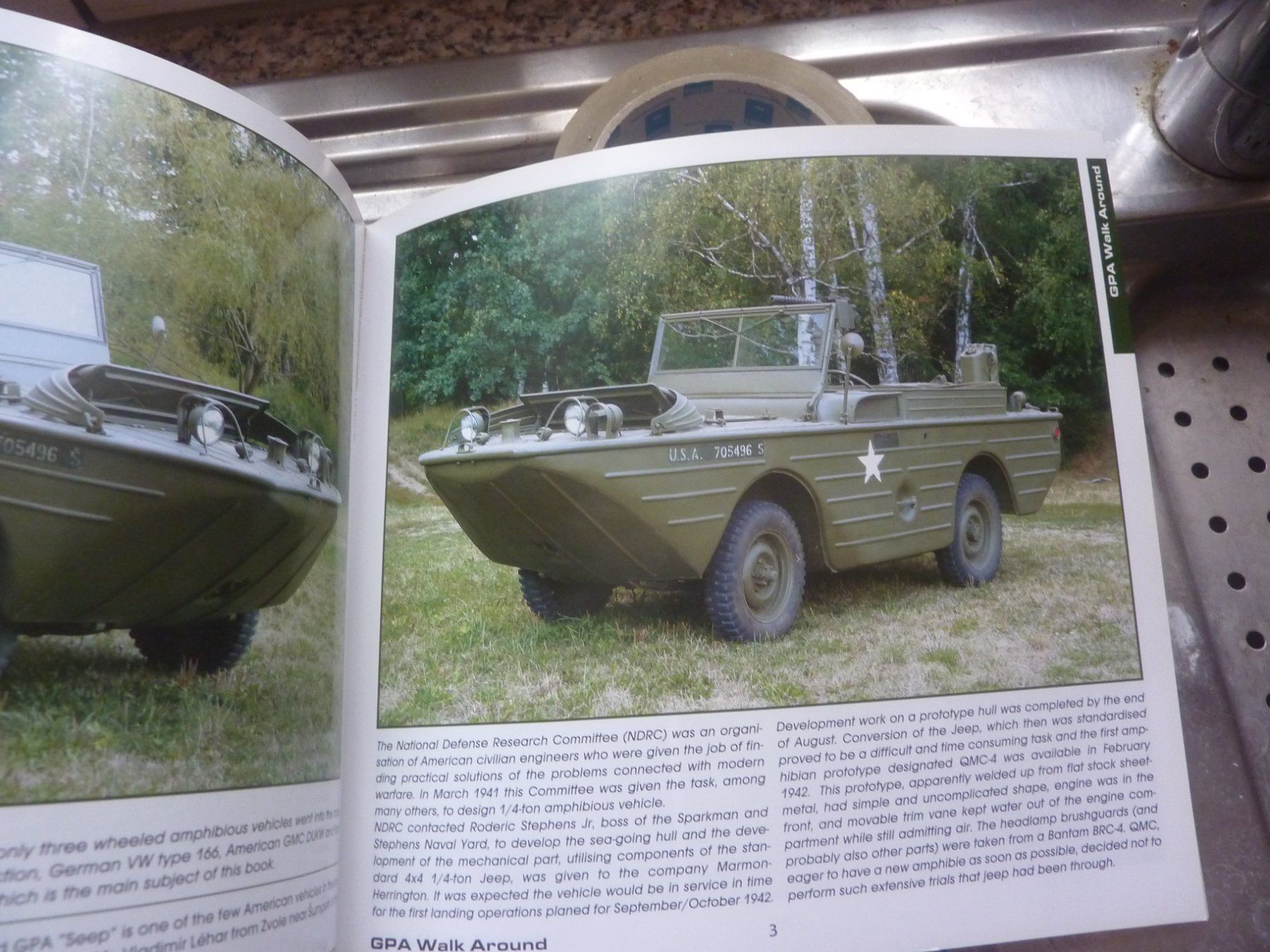 Livres: AMPHIBIOUS/JEEPS – Neuf avec emballage d'origine à Balsthal par bouteliee 3