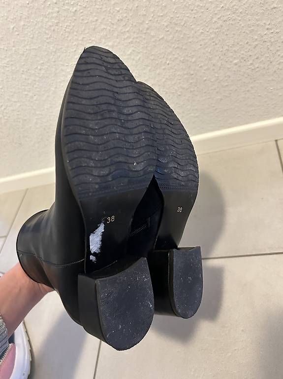 Scarpe da donna: Second-Hand-Stiefel – Usato da Illnau-Effretikon venduto da Aysenuryaylaci 4