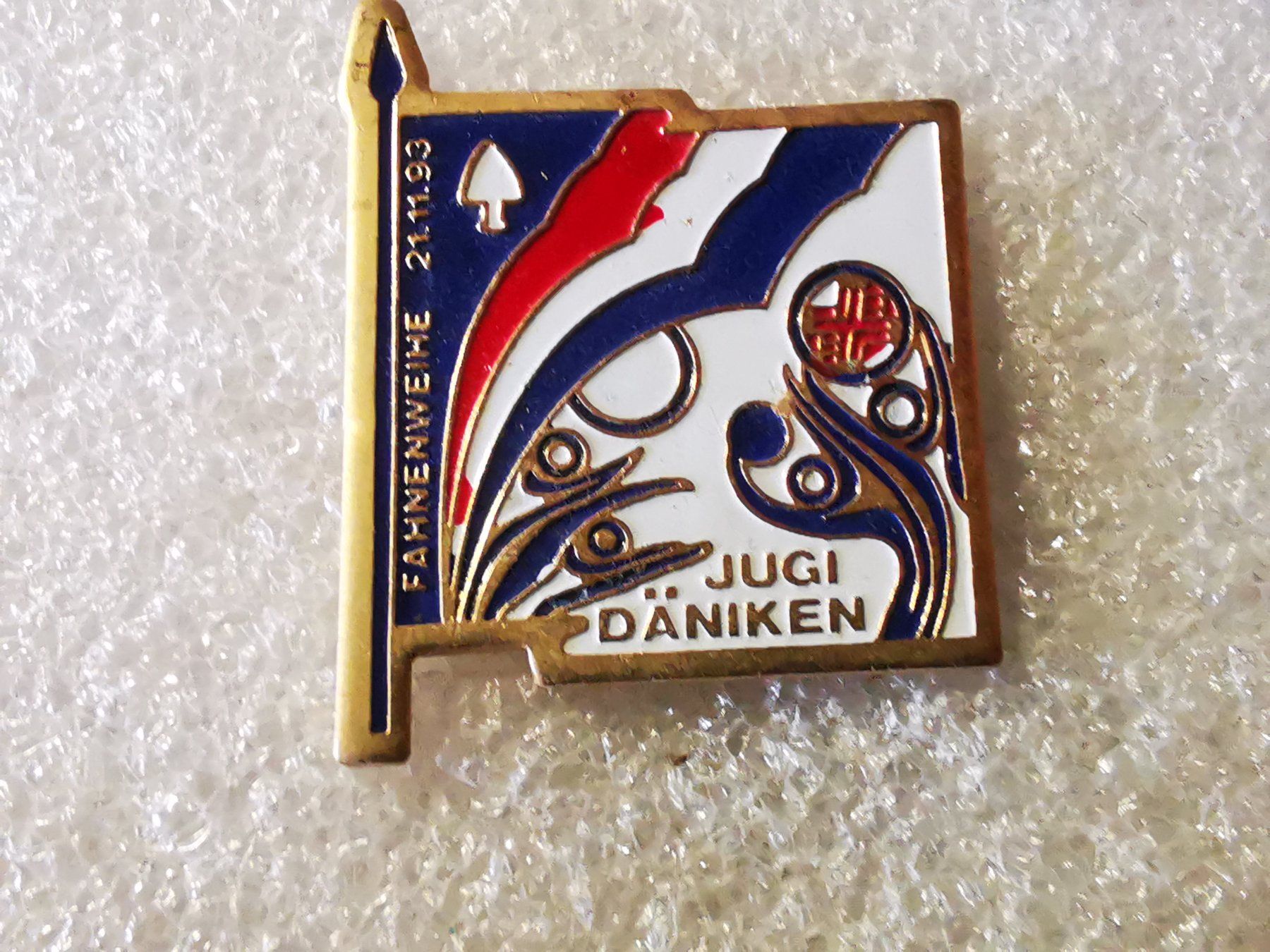 Placchette & Badge: Ansteckpin 152: Jugi Däniken – Usato da Oppligen venduto da Pin-Fall-Shop