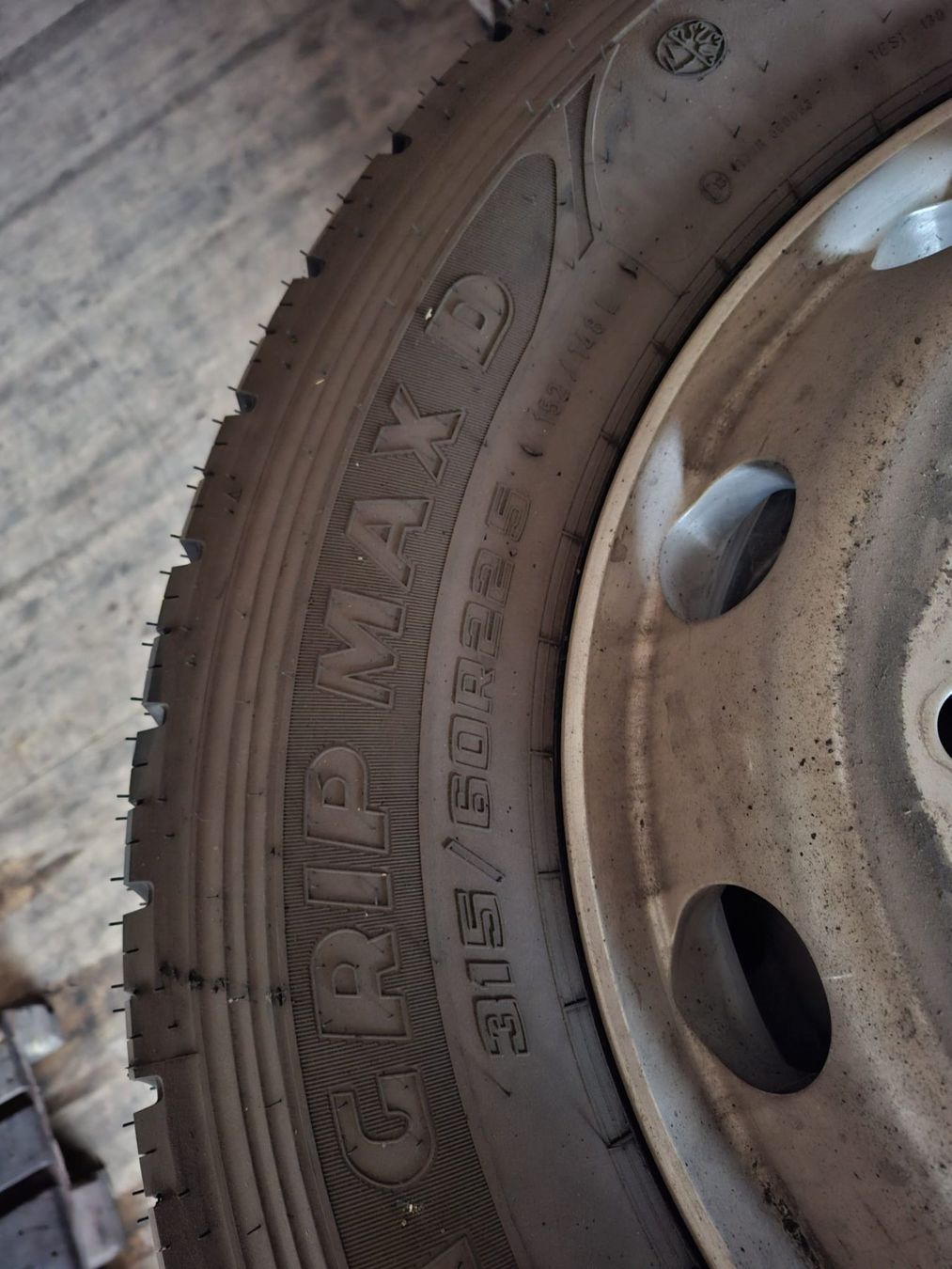 Pneumatici & Ruote complete: Lkw Räder – Usato da Obfelden venduto da 62306330 2