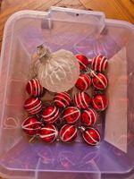 Lot de 16 mini boules de Noël rouges