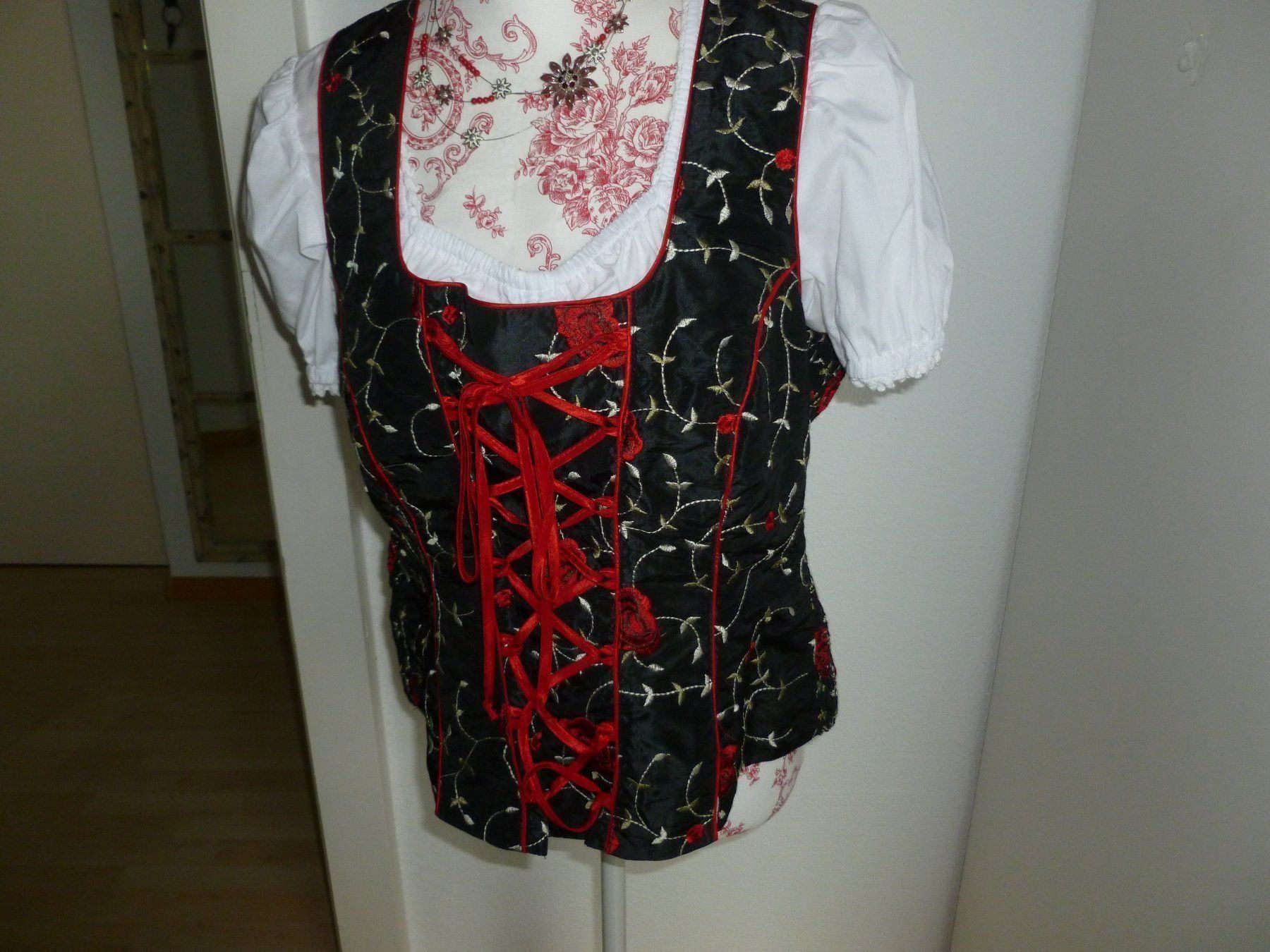 Lotti di vestiti: Trachtenmode – Usato da Arlesheim venduto da Jadur 2