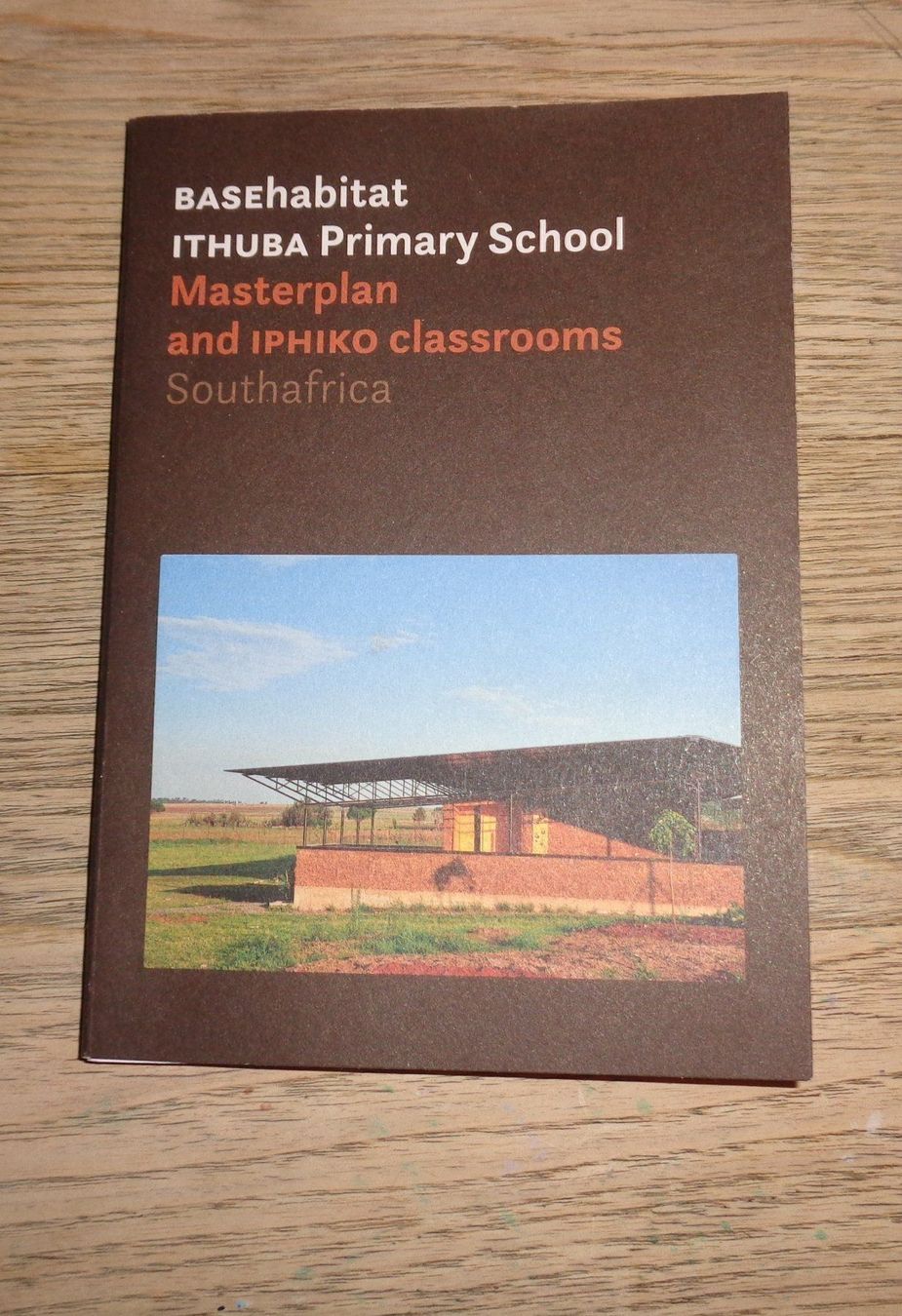 Bücher: Primary School Architektur – Gebraucht aus Welschenrohr von Regool