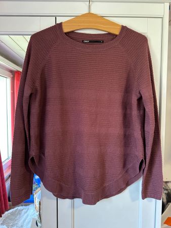 Dunkel Lila Pulli von Only (S)