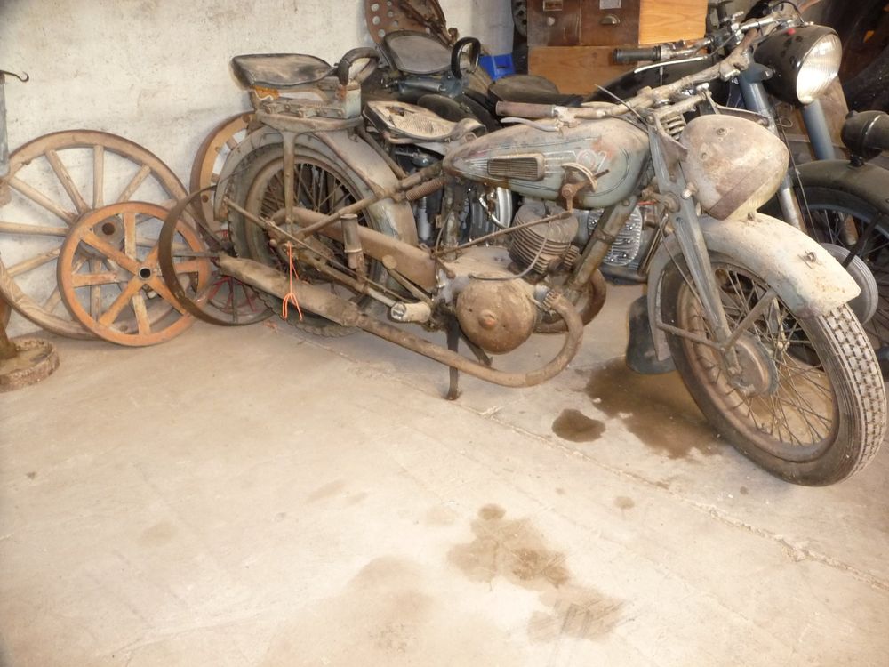 Oldtimer Motorrad Scheunenfund
