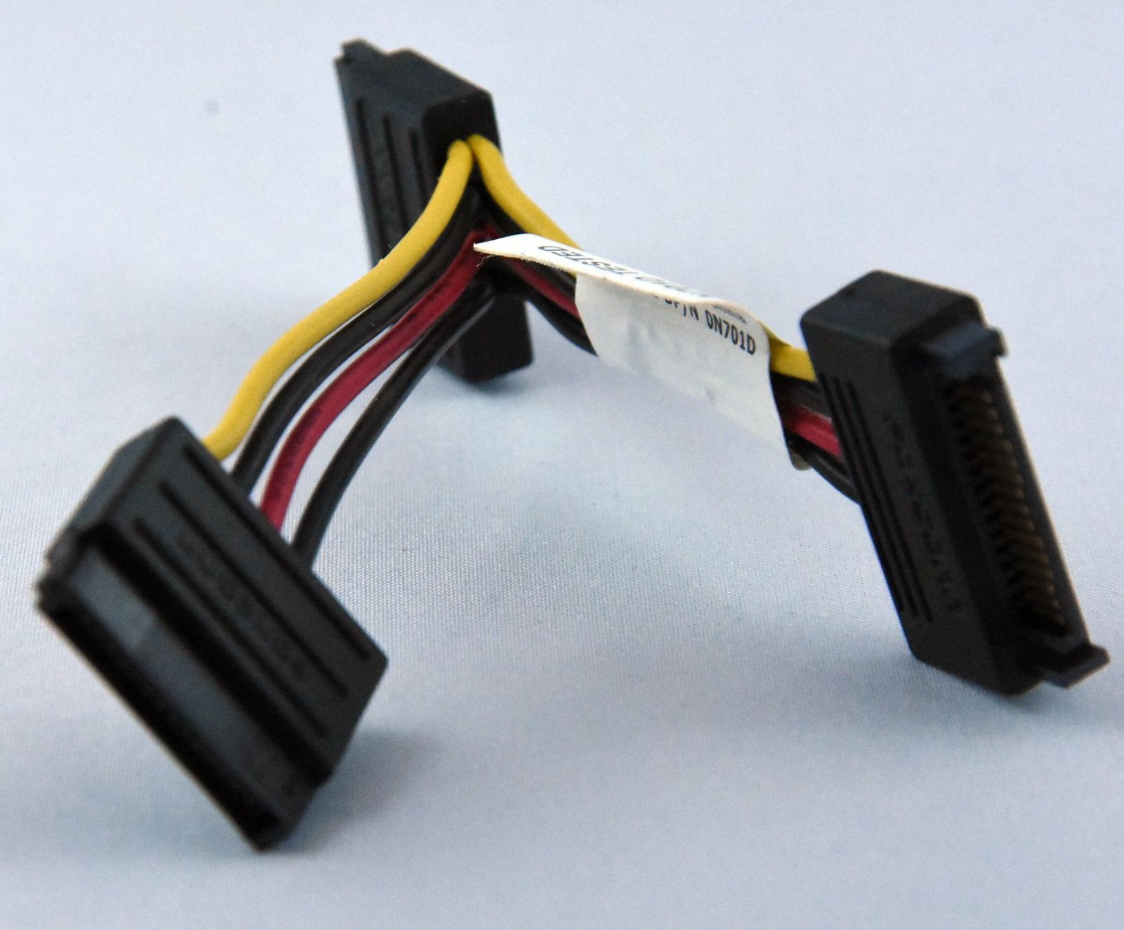 Unità & Adattatore: SATA Strom / Power Y-Kabel Adapter Splitter – Usato da Künten venduto da Arktisde 2