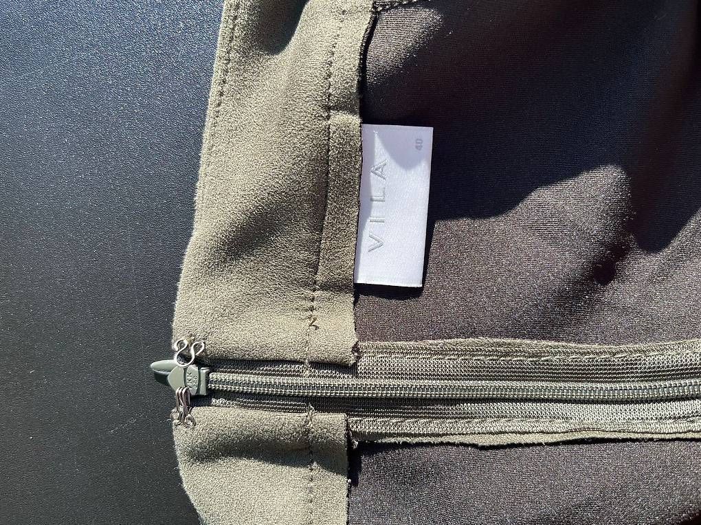 Vila Jupes: Jupe couleur vert olive – D'occasion à Saxon par Nzo 1