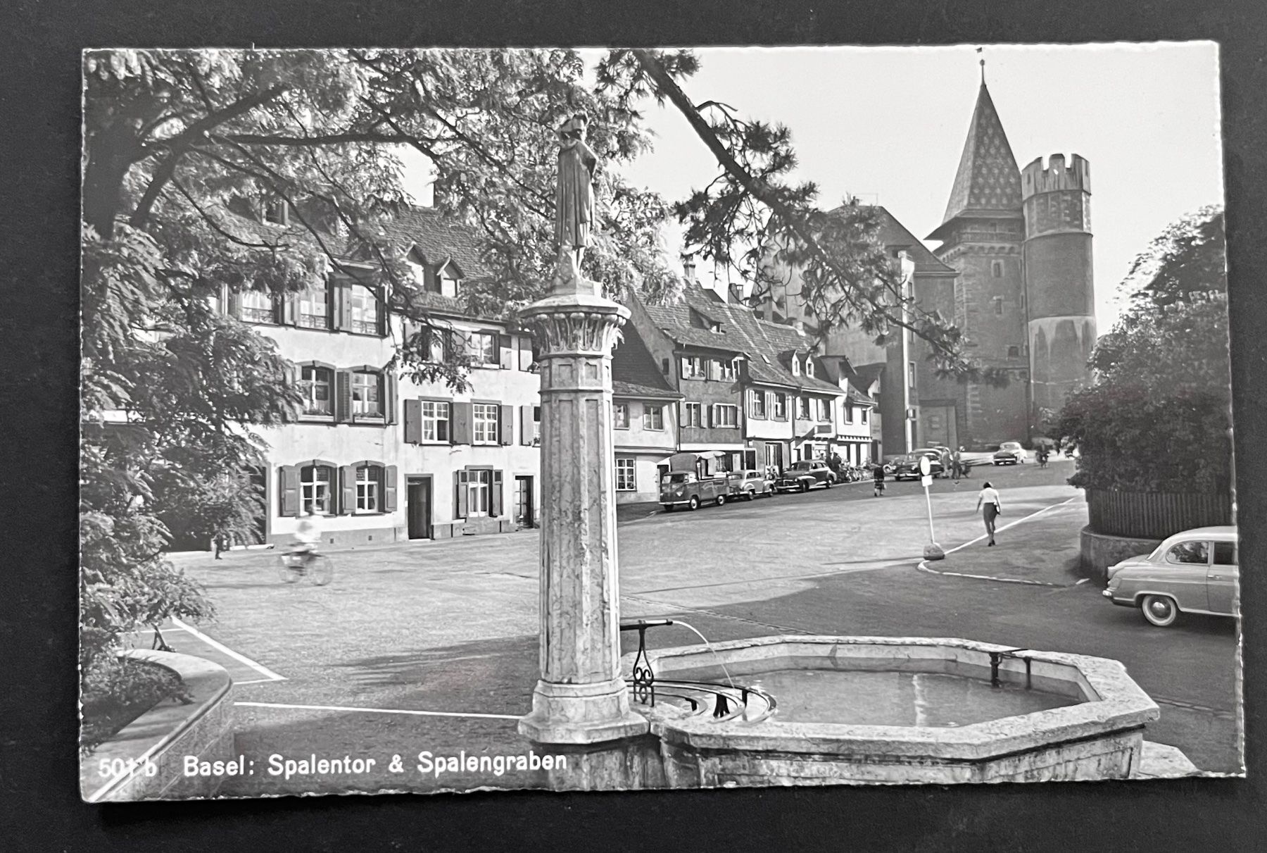 Cartoline postali: Basel Spalentor, Spalengraben, Oldtimer Auto ca. 1950 – Usato da Ostermundigen venduto da DaxKarten-75