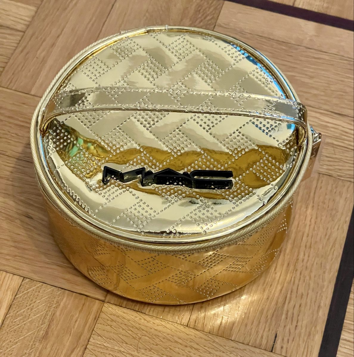 Mac Cosmetics Make-up: MAC Makeup Set with Bag - Brand New! – Neu und originalverpackt aus Genève von jul_2fzv
