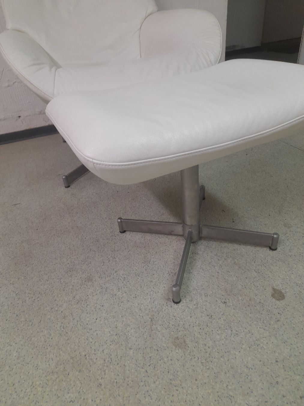 Poltrone: Sessel Mit Hocker – Usato da Glattbrugg venduto da B_B 4