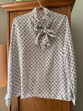 H&M Bluse mit Muster, Gr. 44. Sehr guter Zustand!