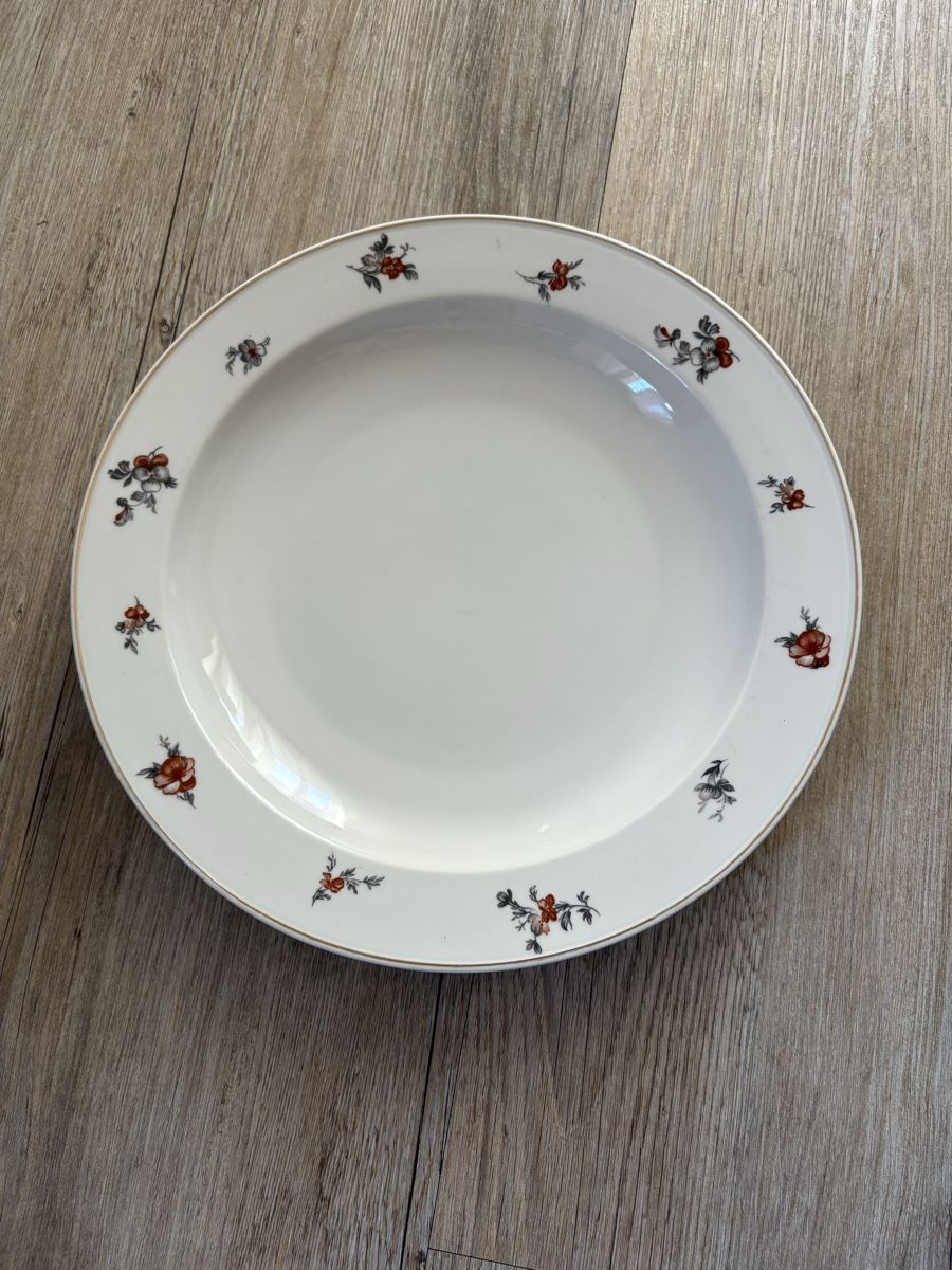 Piatti: Platte- Teller- assiette de présentation - Langenthal 30cm – Usato da Zweisimmen venduto da Domii