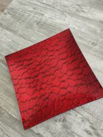 Dekorative rote Glasplatte/ Früchteplatte