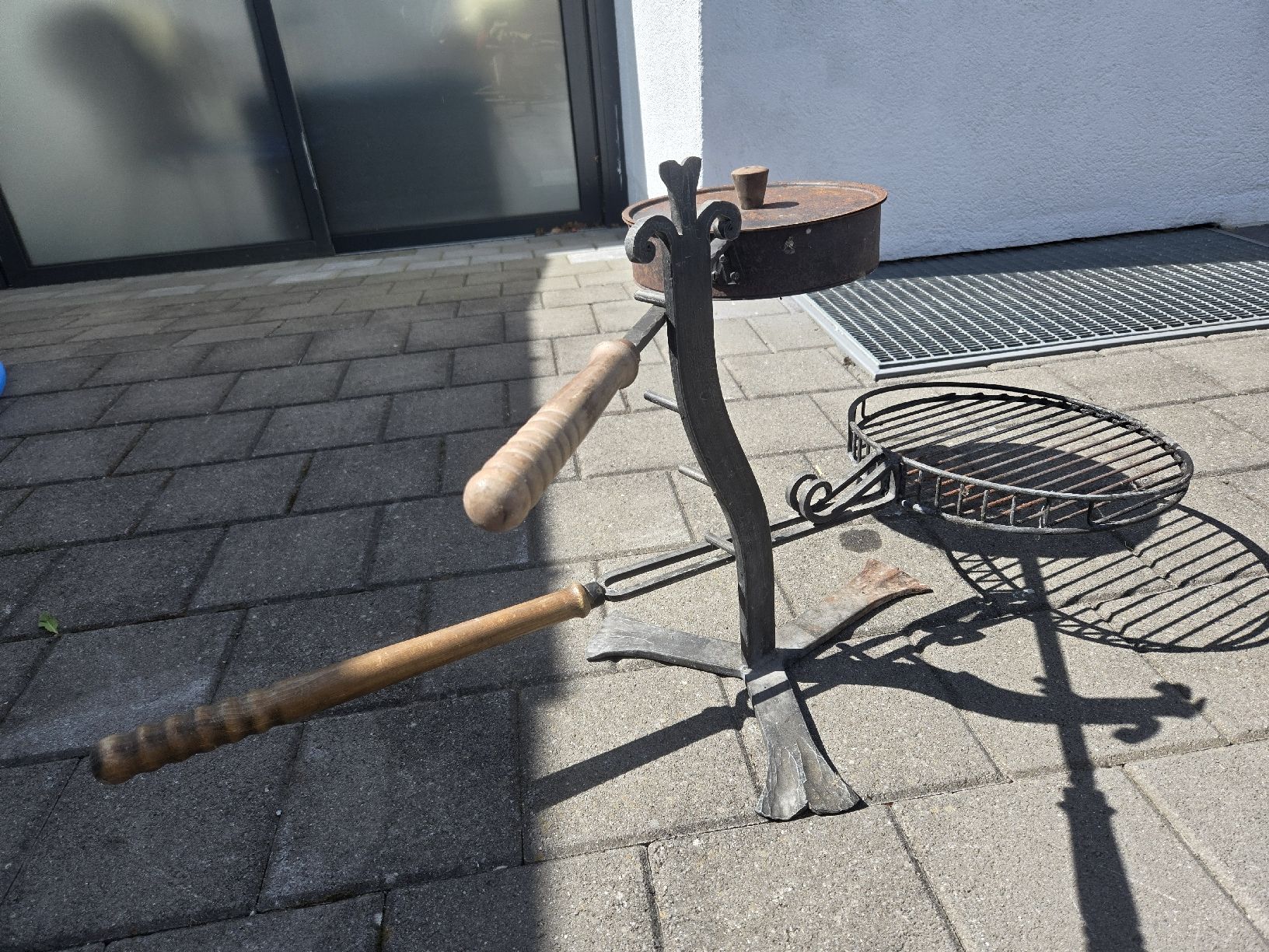 Griglie: Grillvorrichtung . Ständer , Grillrost , – Usato da Oberglatt ZH venduto da albarpitsch 3