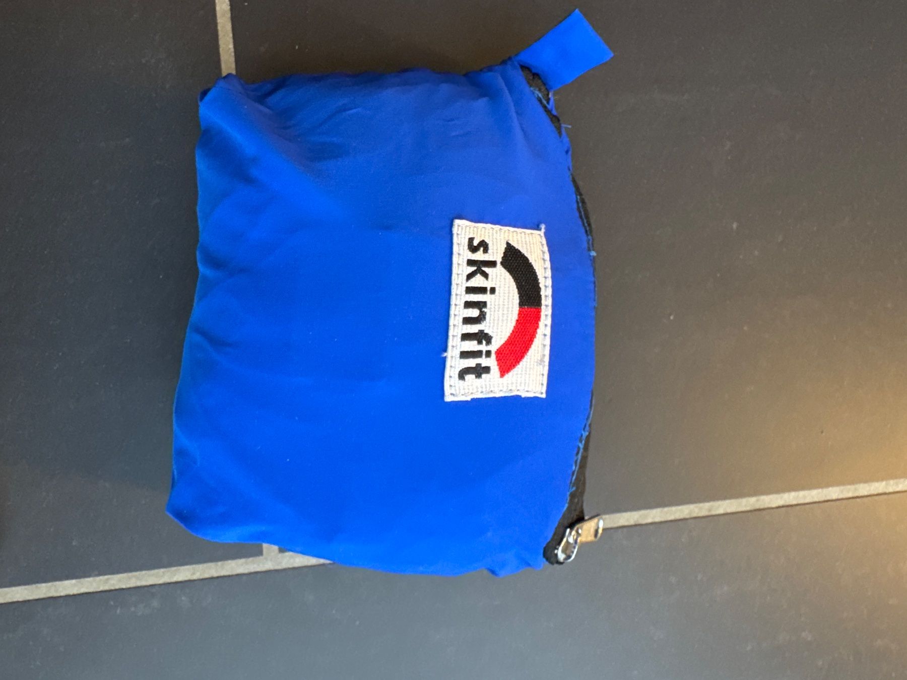 Skinfit Jacken: Skinfit Laufjacke Gr M – Gebraucht aus Oberweningen von Jogi2 4