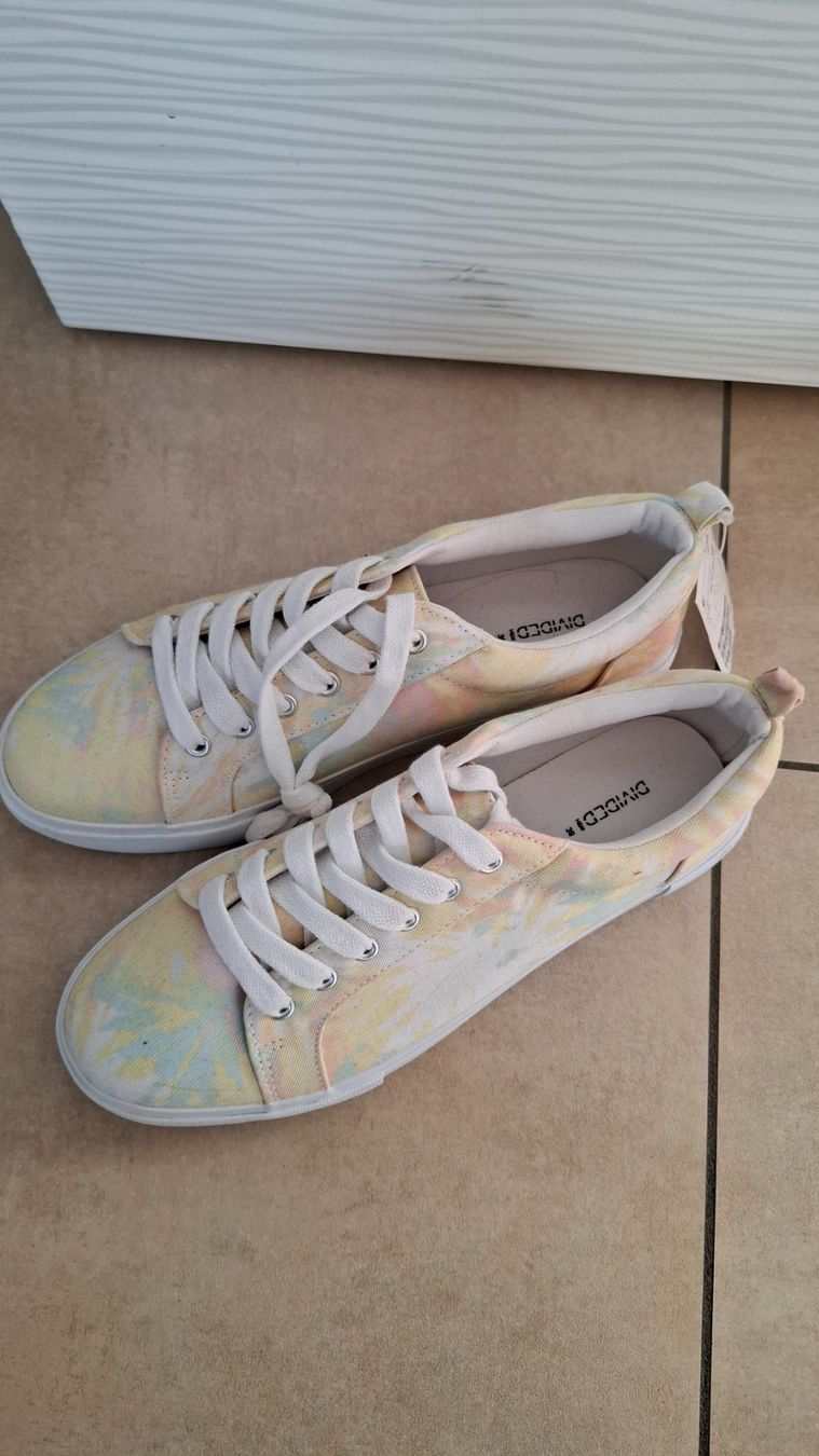 Scarpe da donna: Mode Sneaker - Grösse 39 – Nuovo (secondo la descrizione) da Rickenbach b. Wil venduto da VeryLovelyThings 1