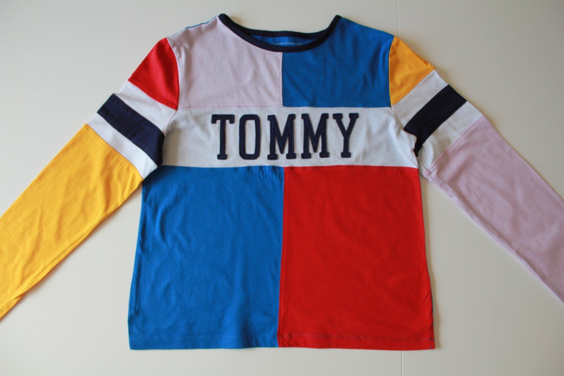 Tommy Hilfiger Camicette, T-shirt & Top: Tommy Hilfiger tee manches longues t.16 – Usato da Peseux venduto da Gilloss 1