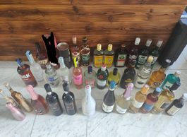Spirituosen Flaschen Mix verschiedene Marken und Grössen