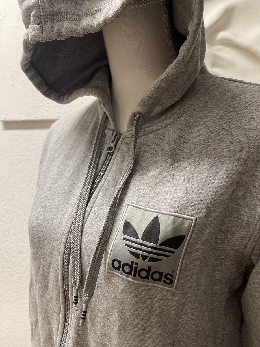 Adidas Maglioni & Felpe: Adidas Kapuzenjacke Grau Gr.S  – Usato da Stallikon venduto da oez6e 1