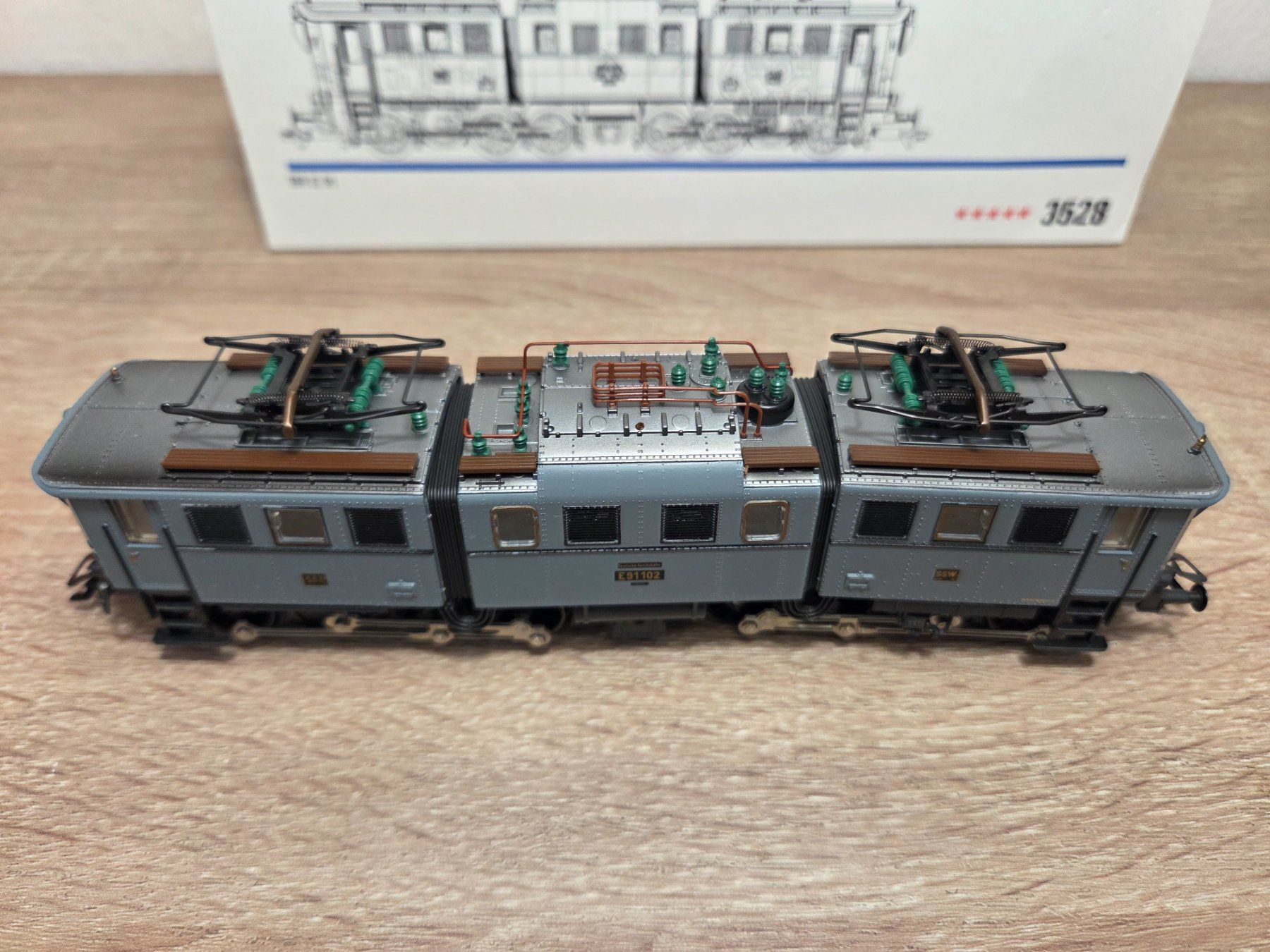 Märklin Trains électriques: Märklin 3528 E-Lok BR E 91 DR H0 – Neuf avec emballage d'origine à St-Aubin-Sauges par Lo_Go 4