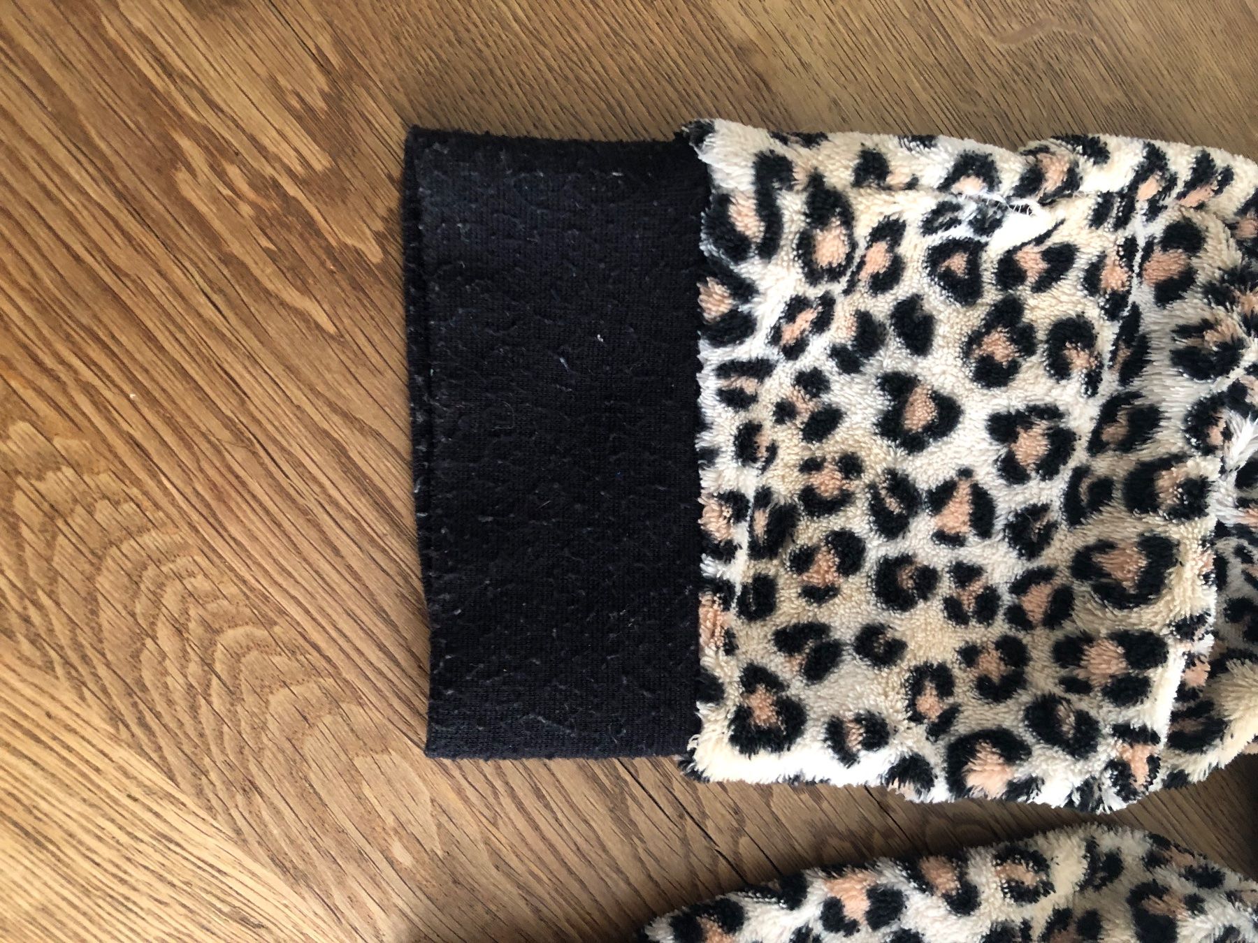 H&M Tute: Onesuits Leopard Kinder – Usato da Bassersdorf venduto da Dobumeka 3