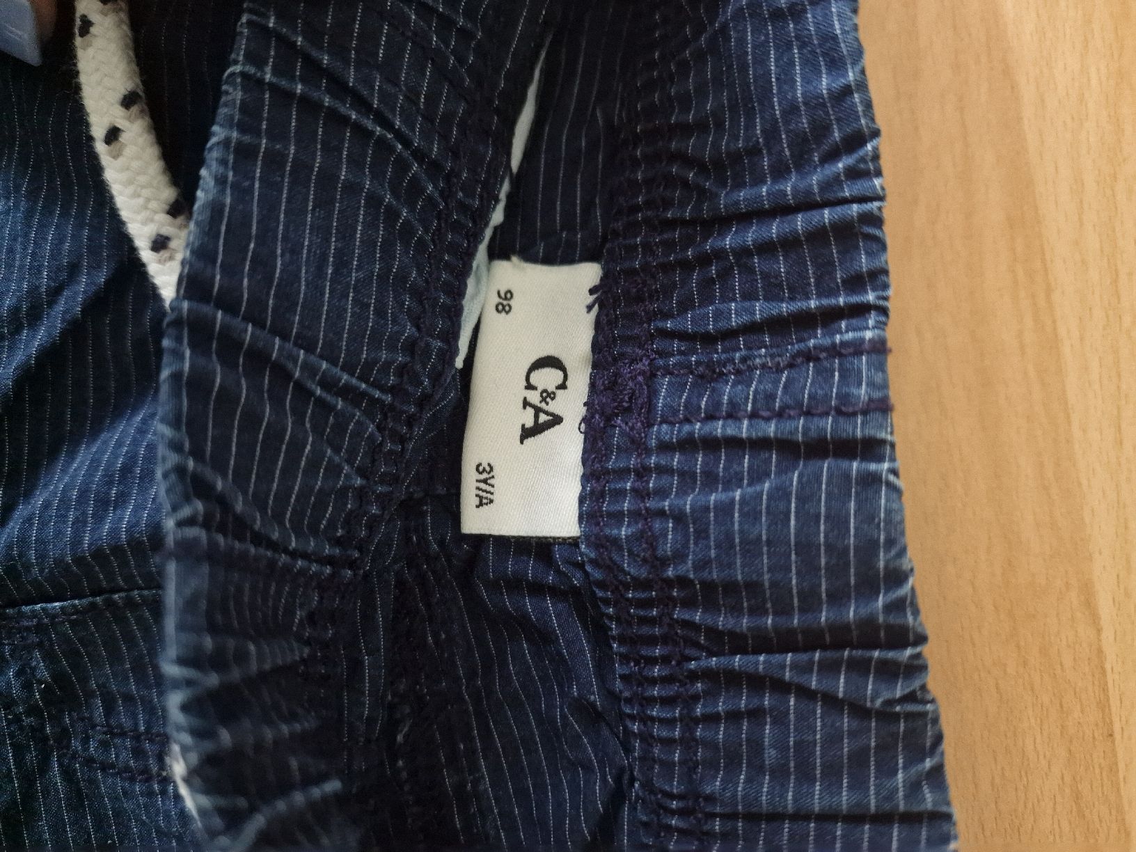 C&A Hosen: Kurse Hose in Grösse 98 – Gebraucht aus Schliern b. Köniz von Jemy94 1