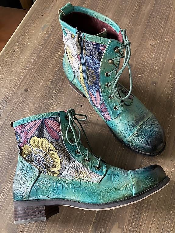 Chaussures femmes: Damenschuh Laura Vita 41 – D'occasion à Langnau i. E. par pia_5nlf 2